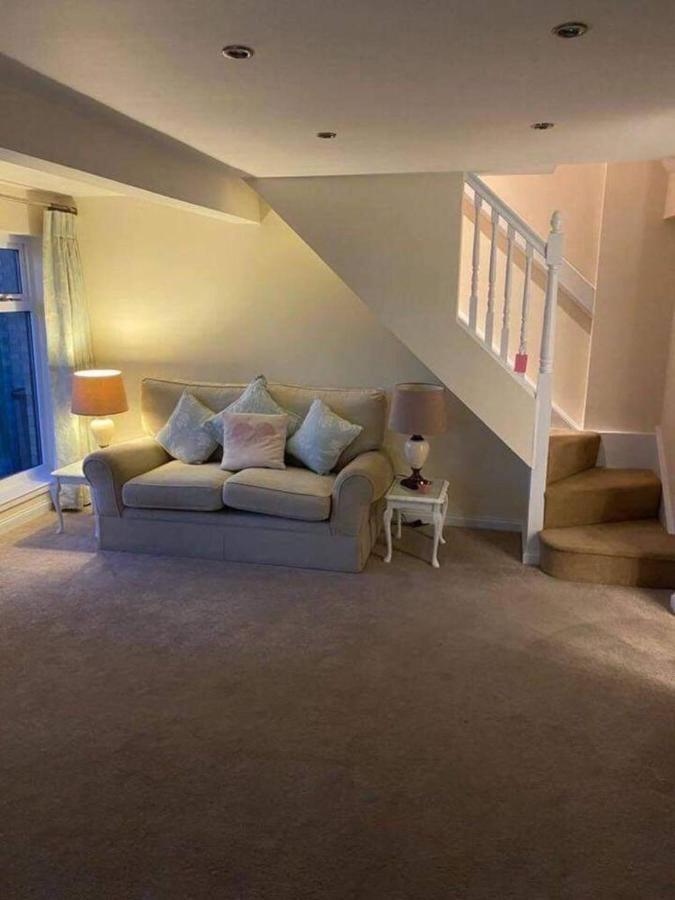 Lovely 1-Bed House In Stirling Exterior foto